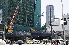 Track switching work for relocation of Shibuya Station on Ginza Line